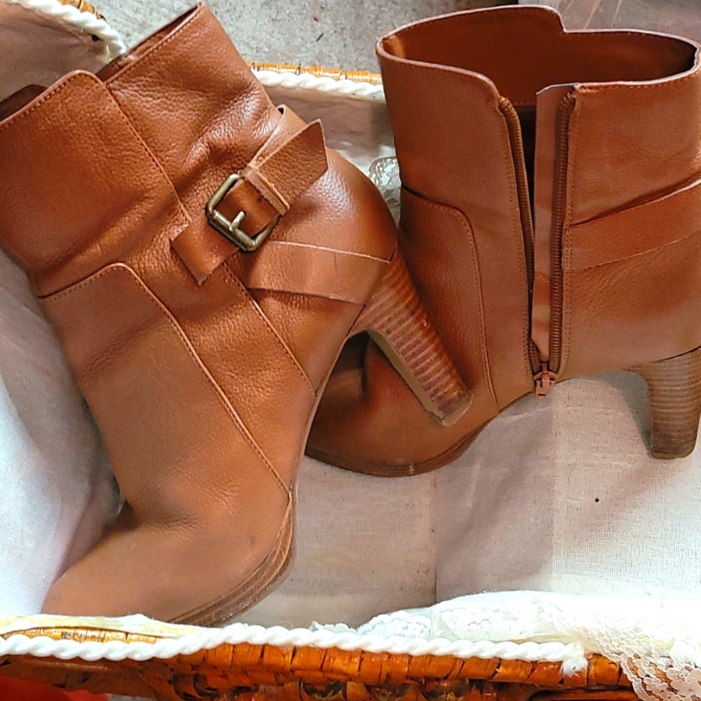 Taupe.  Size 8 M.  Nine West Ankle booties with spike heel.